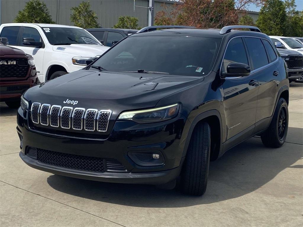 used 2020 Jeep Cherokee car, priced at $11,495