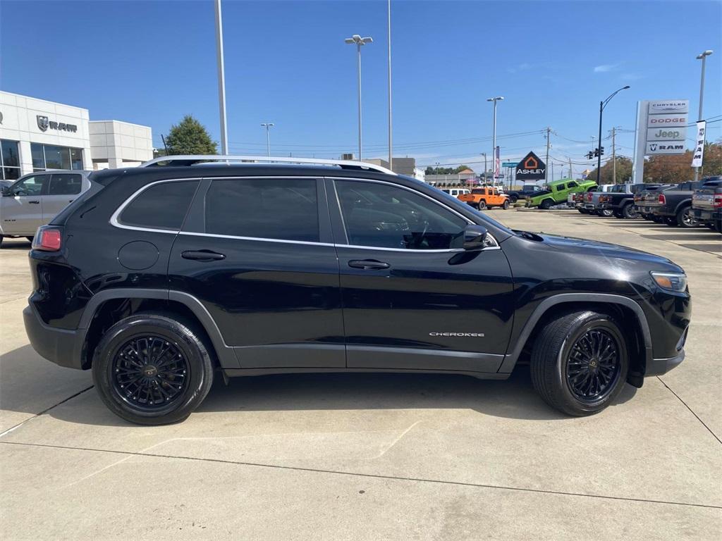 used 2020 Jeep Cherokee car, priced at $11,495