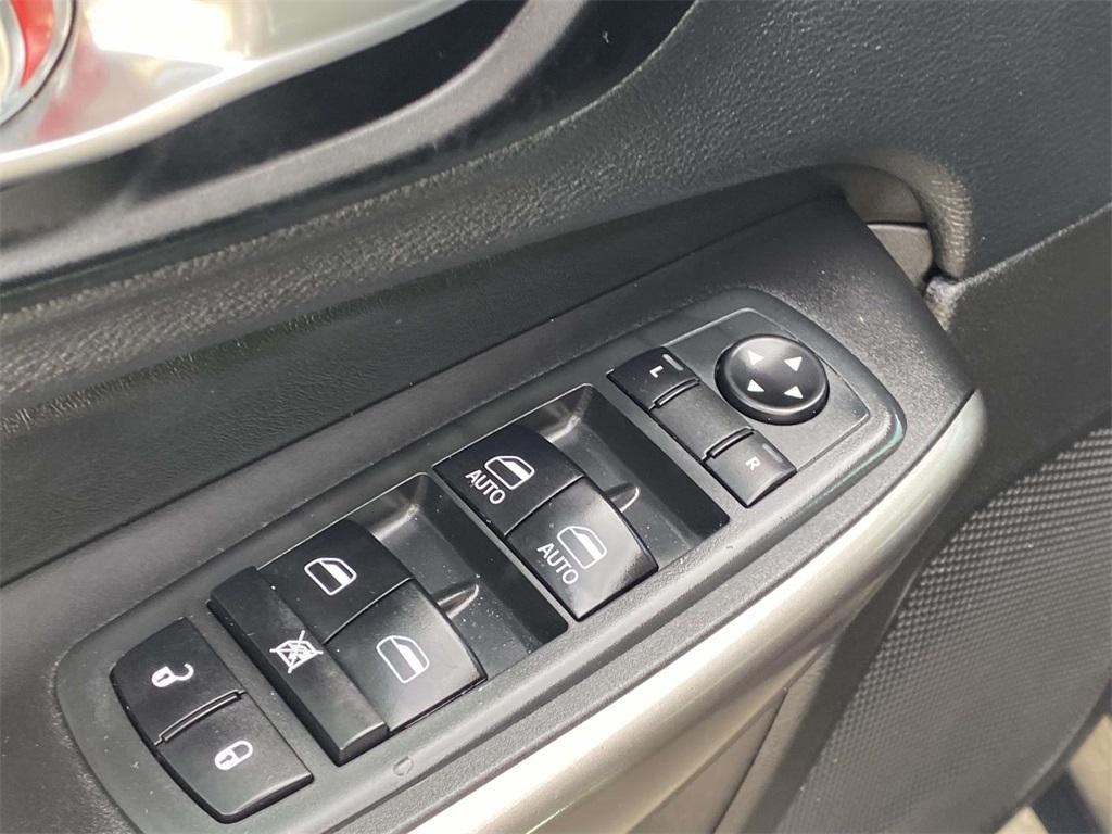 used 2020 Jeep Cherokee car, priced at $11,495