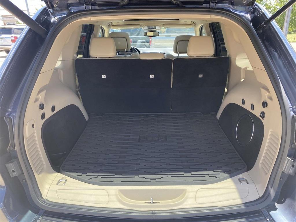 used 2021 Jeep Grand Cherokee car, priced at $24,895