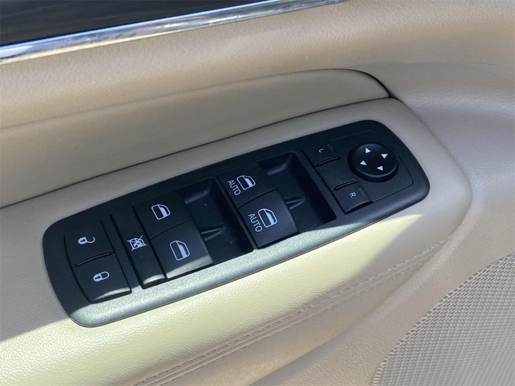 used 2021 Jeep Grand Cherokee car, priced at $24,895