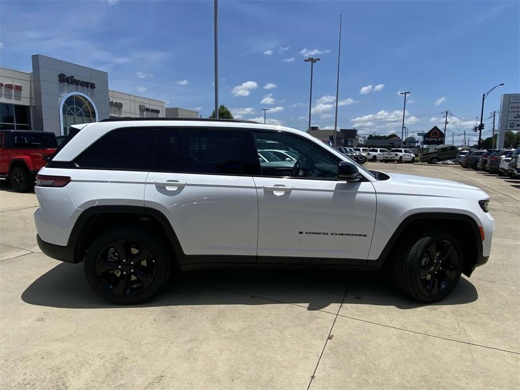 new 2025 Jeep Grand Cherokee car, priced at $40,495