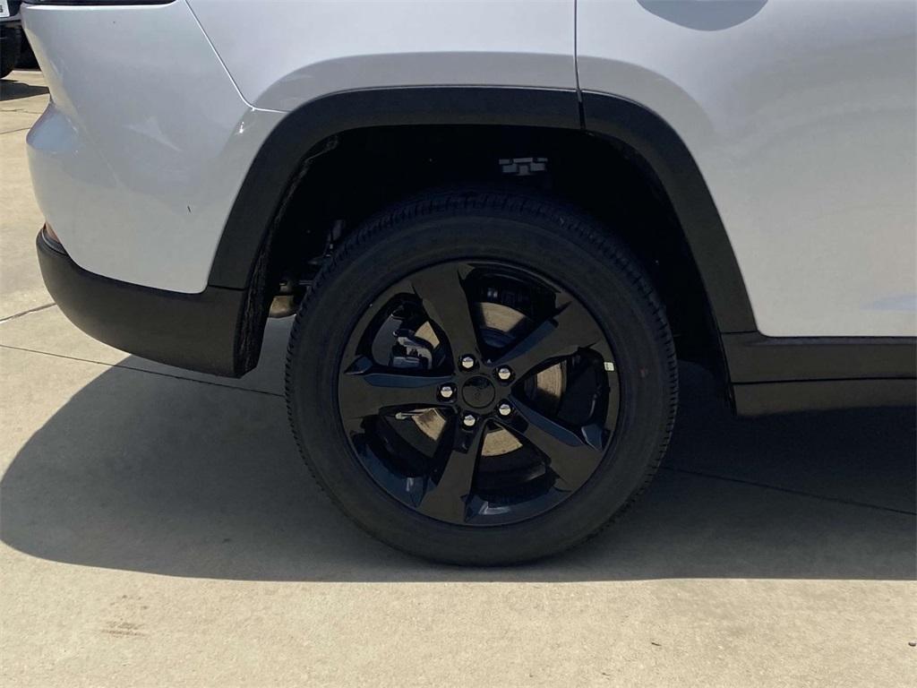 new 2025 Jeep Grand Cherokee car, priced at $40,495