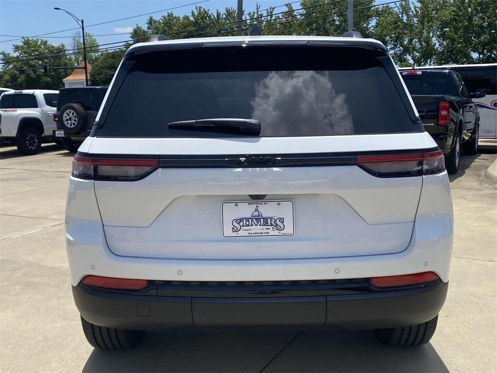 new 2025 Jeep Grand Cherokee car, priced at $40,495