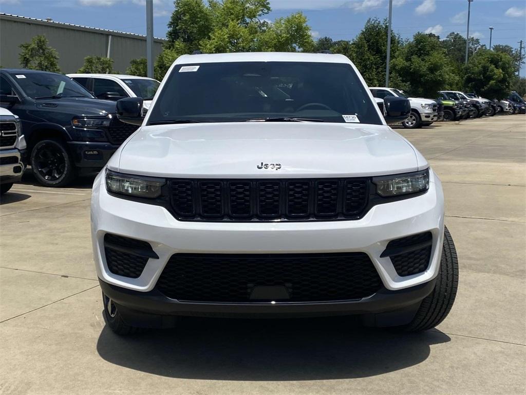 new 2025 Jeep Grand Cherokee car, priced at $40,495