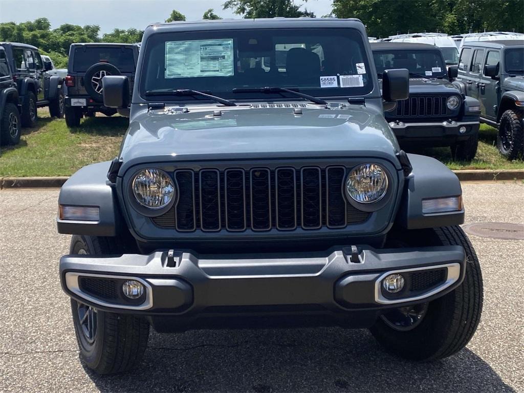 new 2025 Jeep Gladiator car, priced at $37,905