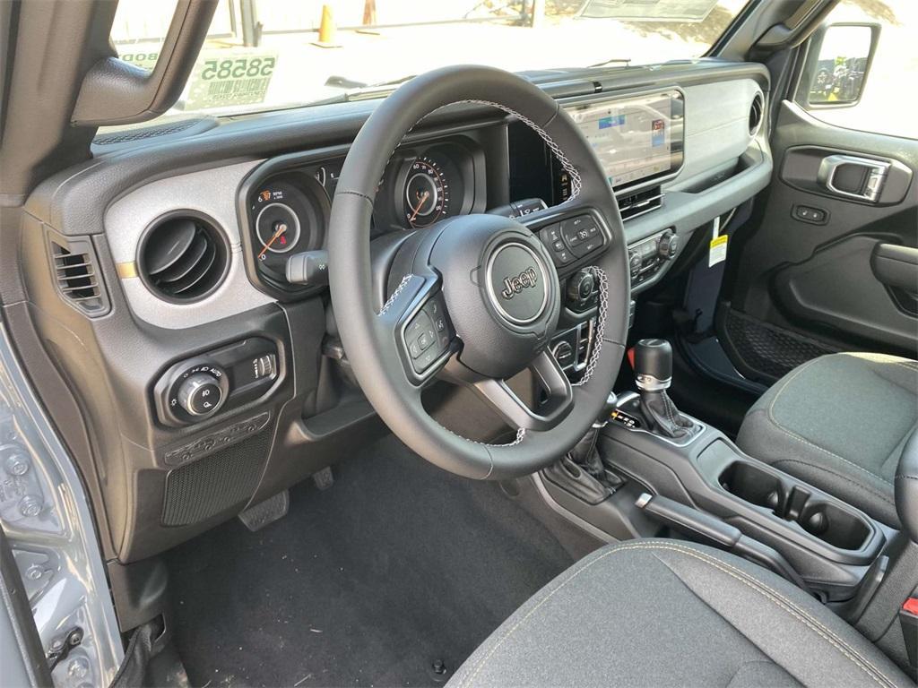 new 2025 Jeep Gladiator car, priced at $37,905