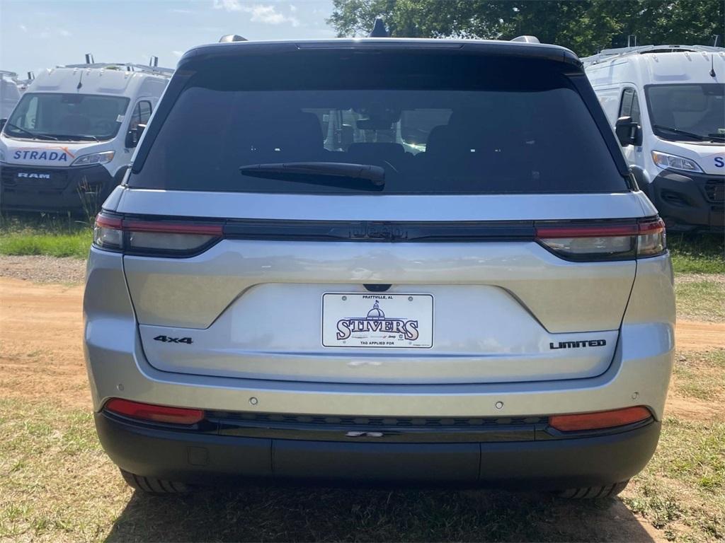 new 2025 Jeep Grand Cherokee car, priced at $44,395