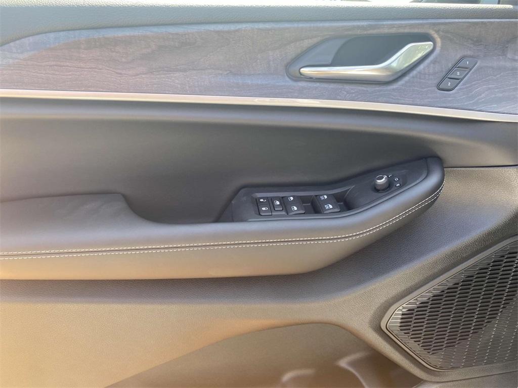 new 2025 Jeep Grand Cherokee car, priced at $44,395