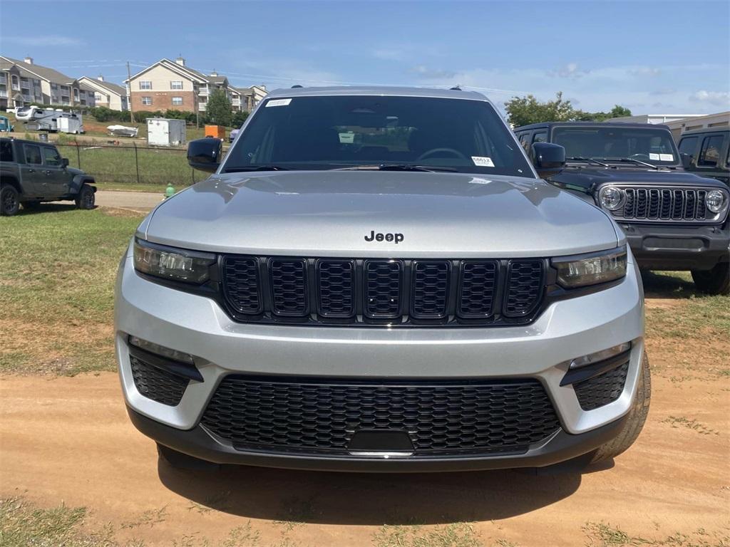 new 2025 Jeep Grand Cherokee car, priced at $44,395