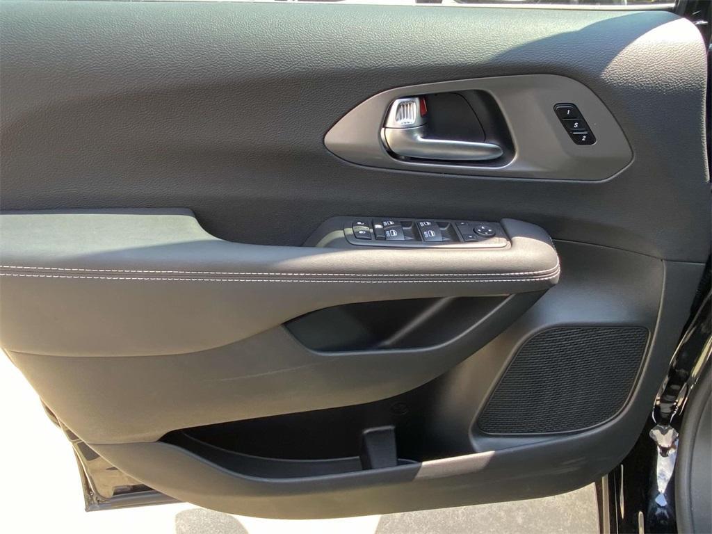 new 2026 Chrysler Pacifica car, priced at $35,995