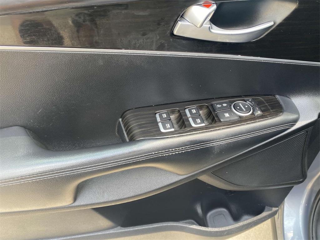 used 2019 Kia Sorento car, priced at $16,995
