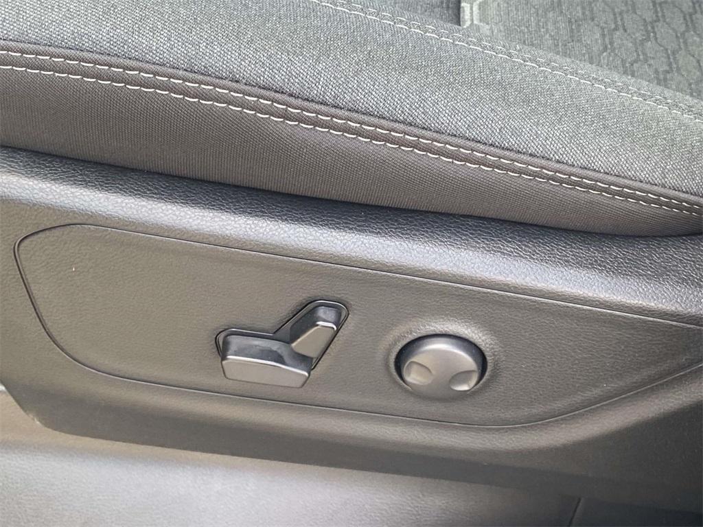 new 2025 Ram 1500 car, priced at $43,995