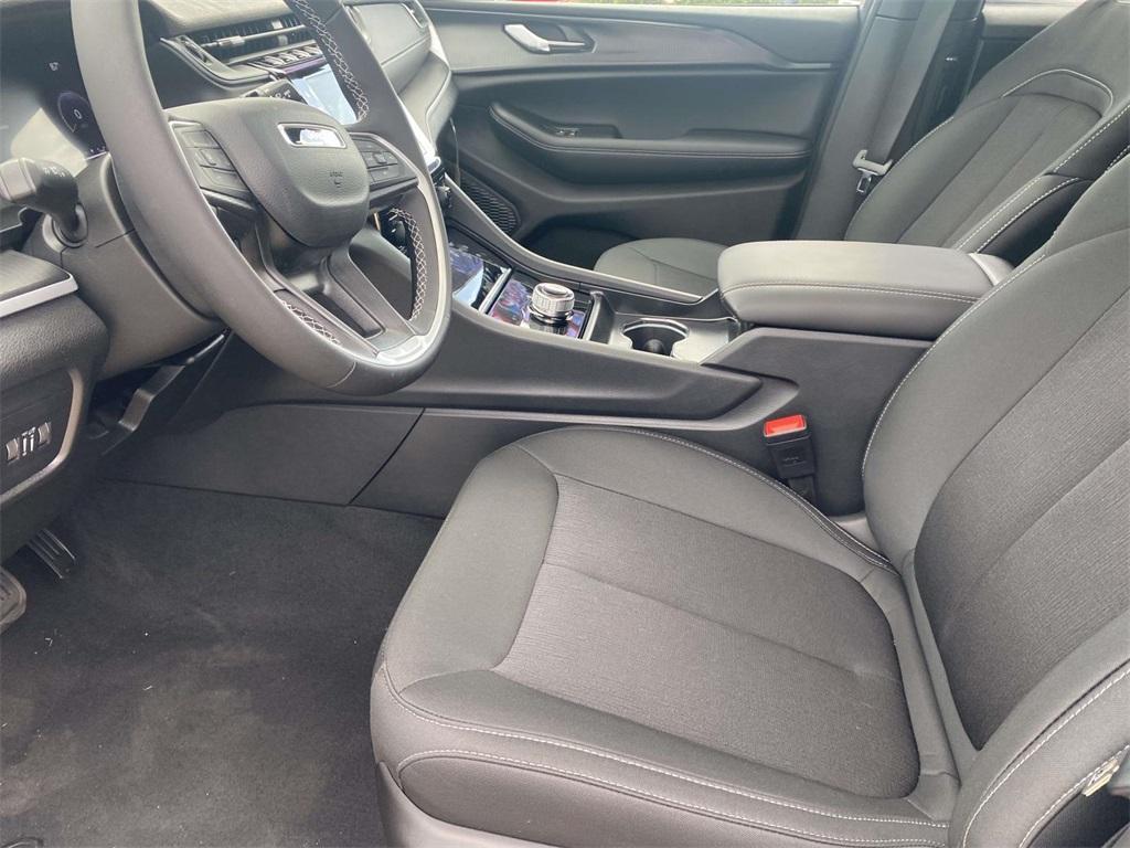new 2025 Jeep Grand Cherokee L car, priced at $33,125