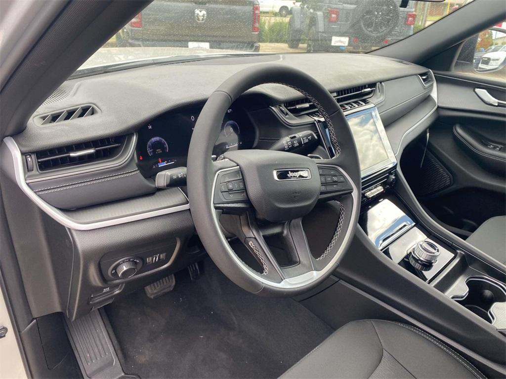 new 2025 Jeep Grand Cherokee L car, priced at $33,125