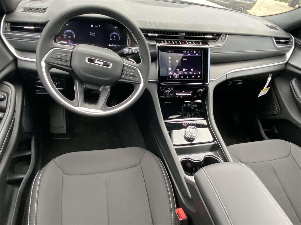 new 2025 Jeep Grand Cherokee L car, priced at $33,125