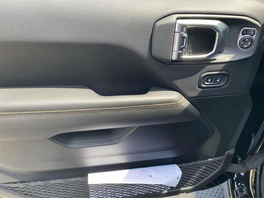 new 2025 Jeep Wrangler car, priced at $45,895