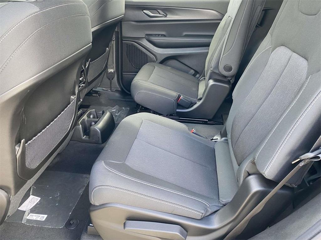 new 2025 Jeep Grand Cherokee L car, priced at $33,995