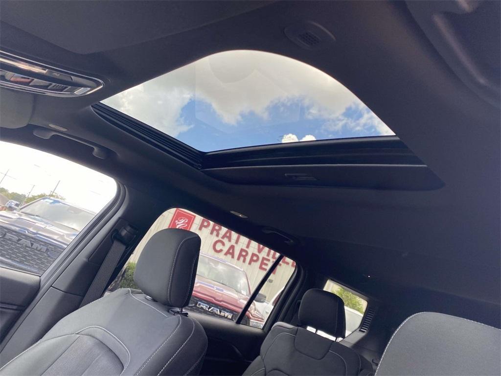 new 2025 Jeep Grand Cherokee L car, priced at $33,995
