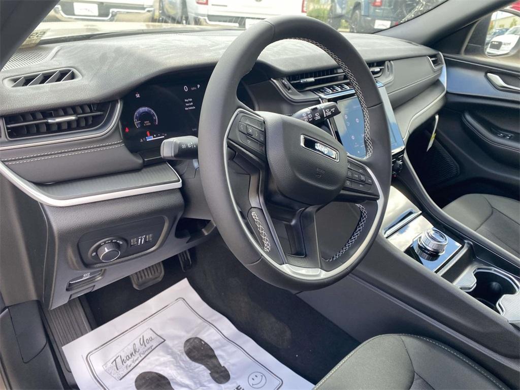 new 2025 Jeep Grand Cherokee L car, priced at $33,995