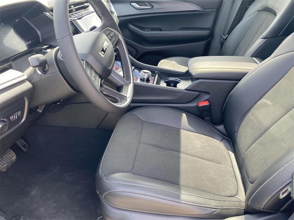 new 2025 Jeep Grand Cherokee L car, priced at $39,995