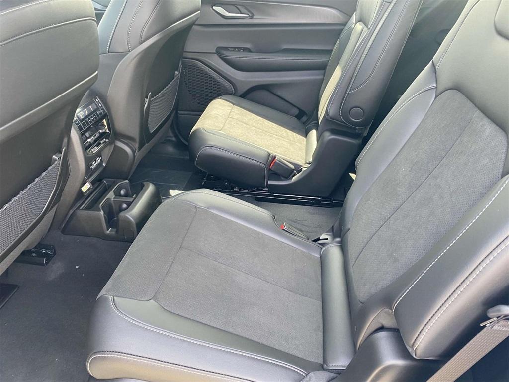 new 2025 Jeep Grand Cherokee L car, priced at $39,995