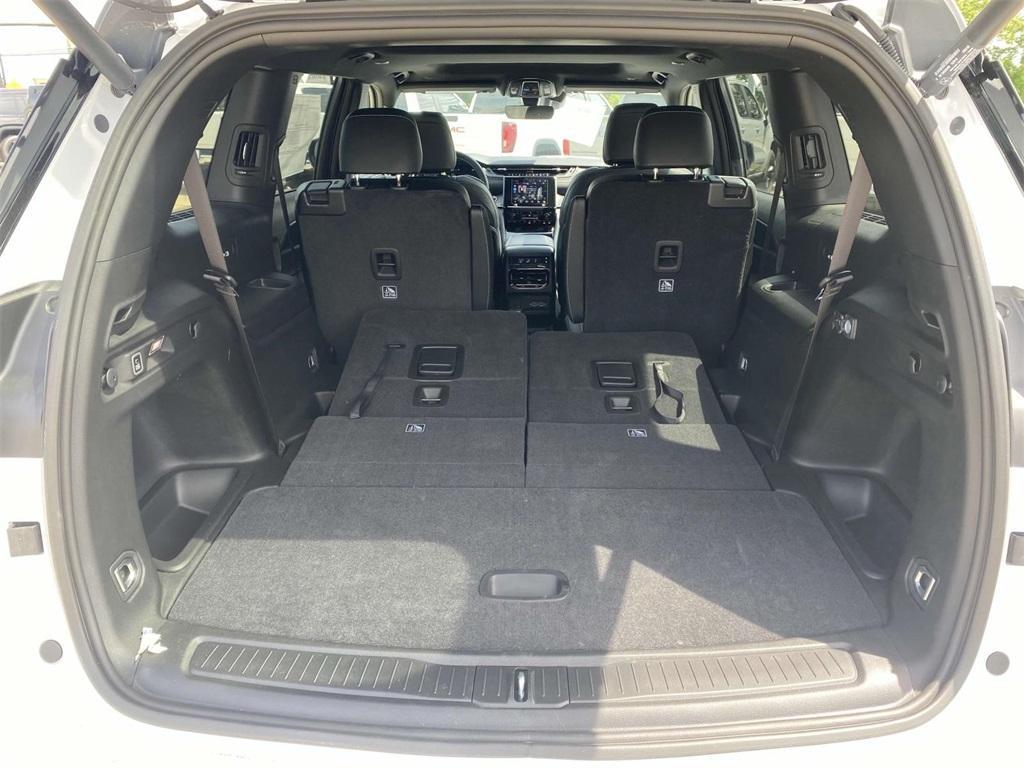 new 2025 Jeep Grand Cherokee L car, priced at $39,995