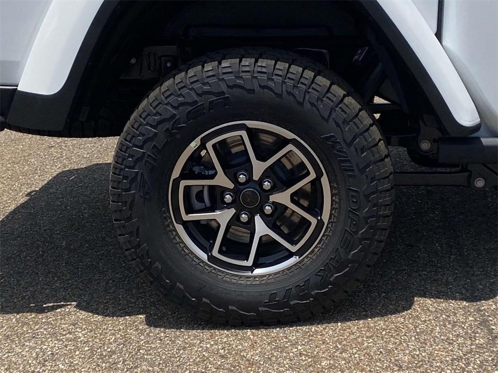 new 2025 Jeep Gladiator car, priced at $44,995