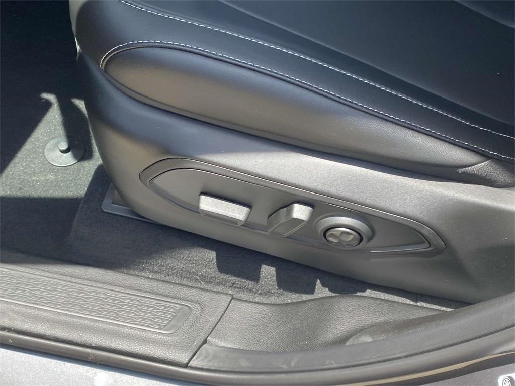 new 2025 Jeep Grand Cherokee car, priced at $40,495