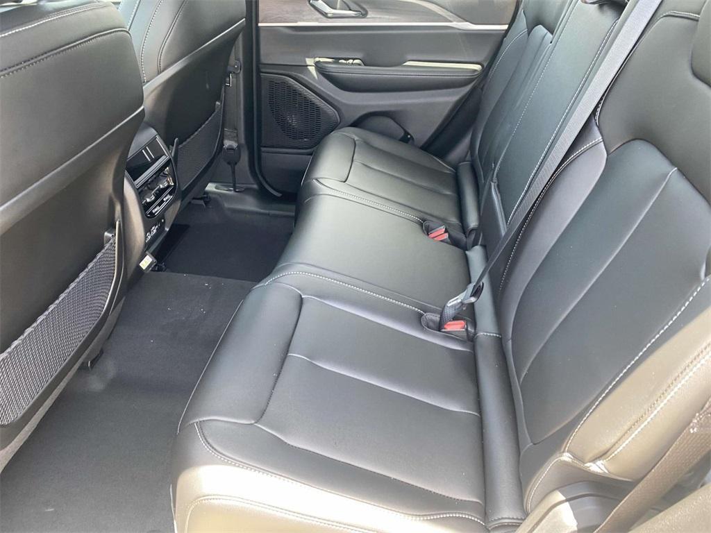 new 2025 Jeep Grand Cherokee car, priced at $40,495