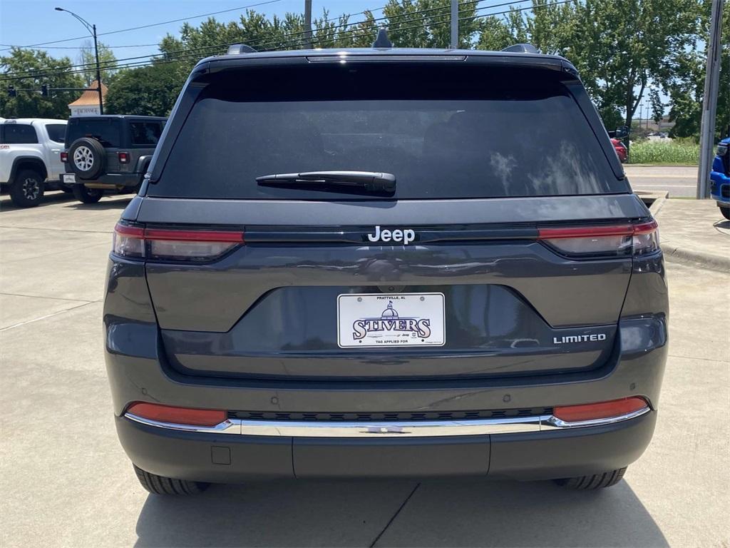 new 2025 Jeep Grand Cherokee car, priced at $40,495