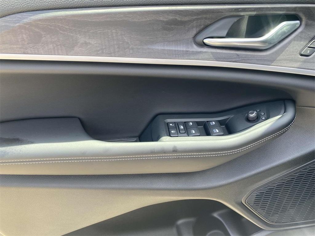 new 2025 Jeep Grand Cherokee car, priced at $40,495