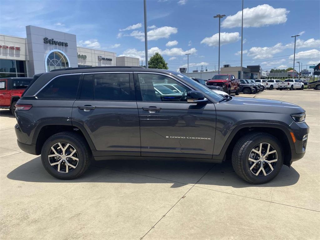 new 2025 Jeep Grand Cherokee car, priced at $40,495