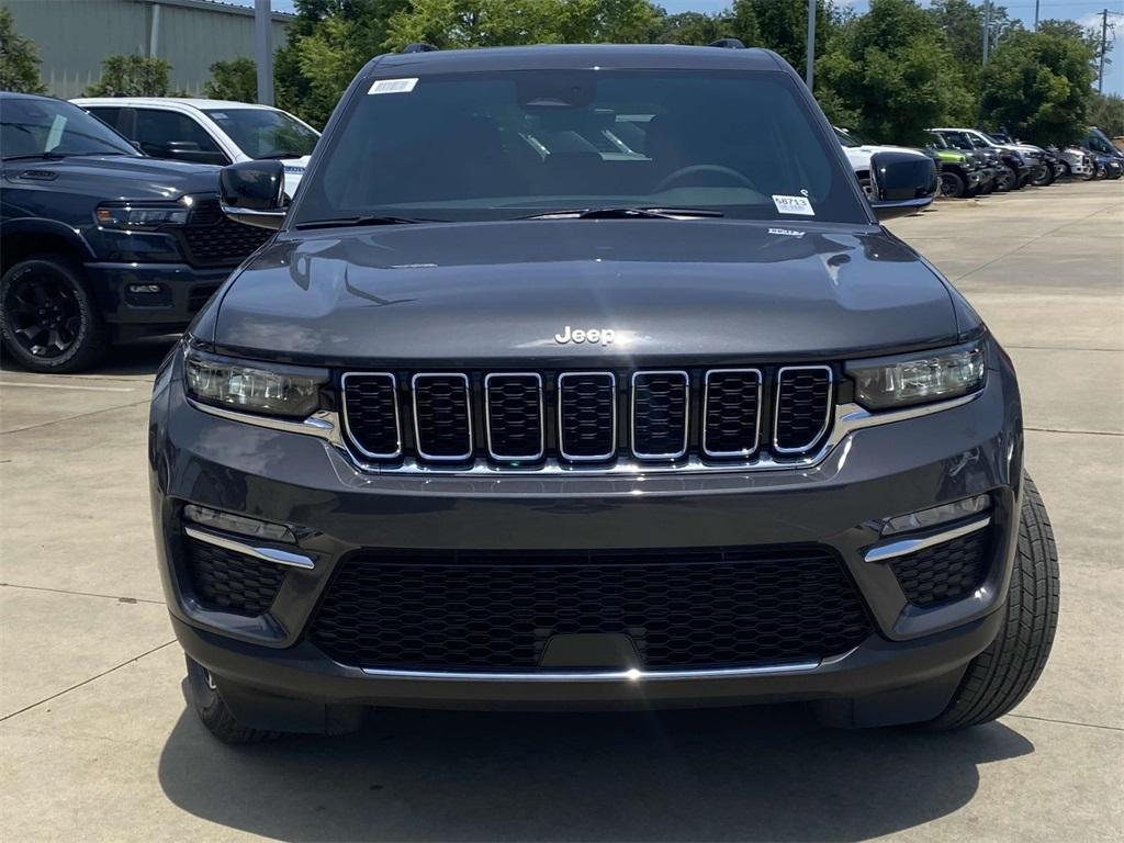 new 2025 Jeep Grand Cherokee car, priced at $40,495