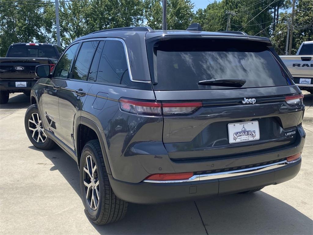 new 2025 Jeep Grand Cherokee car, priced at $40,495