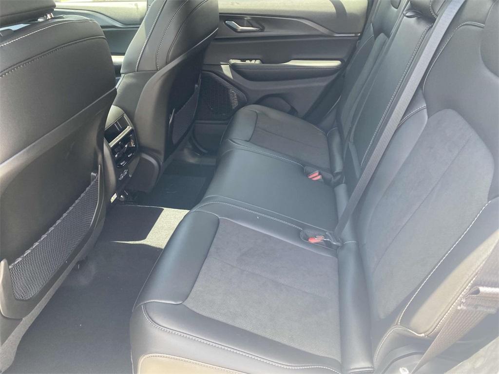 new 2025 Jeep Grand Cherokee car, priced at $38,495