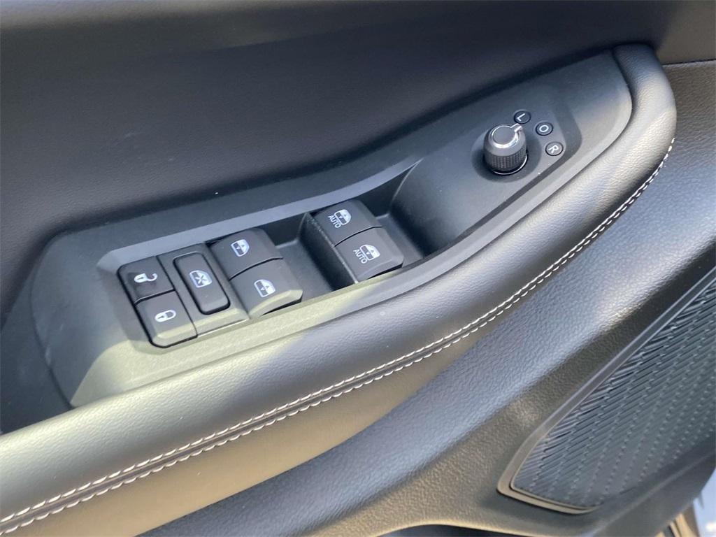 new 2025 Jeep Grand Cherokee L car, priced at $41,995