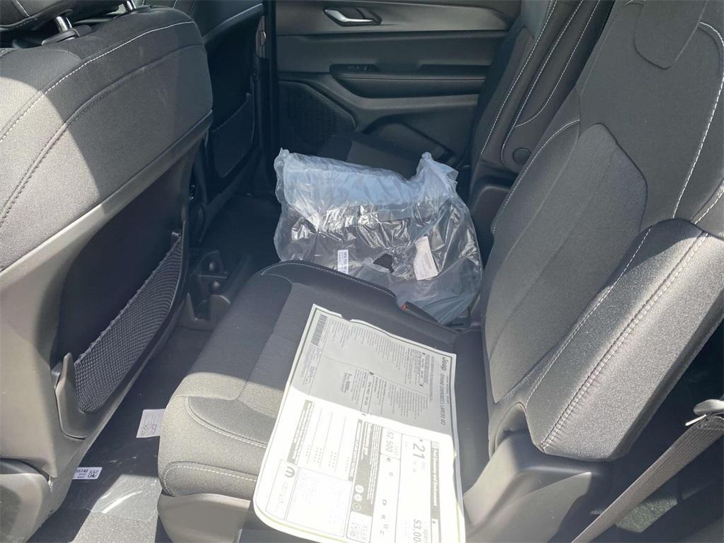 new 2025 Jeep Grand Cherokee L car, priced at $38,995