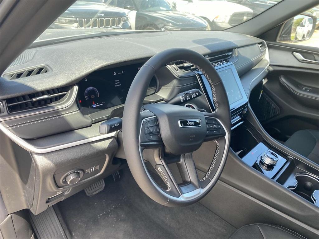 new 2025 Jeep Grand Cherokee L car, priced at $38,995
