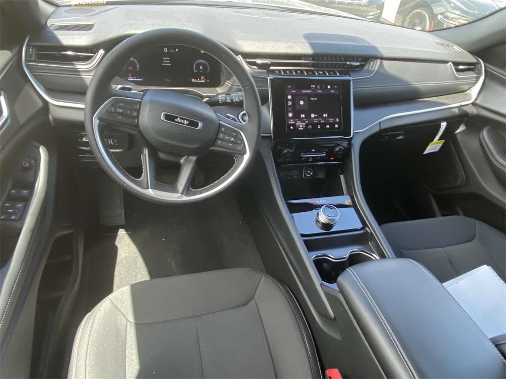 new 2025 Jeep Grand Cherokee L car, priced at $38,995