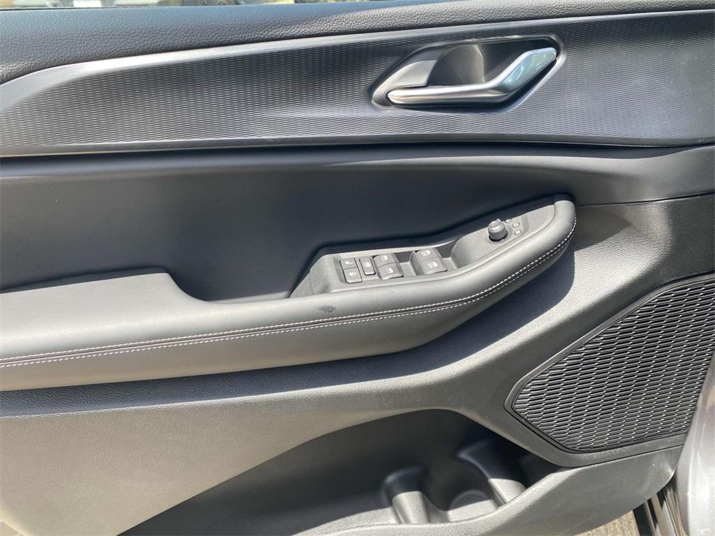 new 2025 Jeep Grand Cherokee L car, priced at $38,995