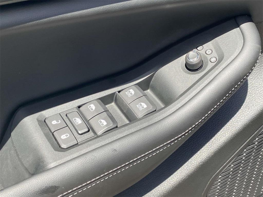 new 2025 Jeep Grand Cherokee L car, priced at $38,995