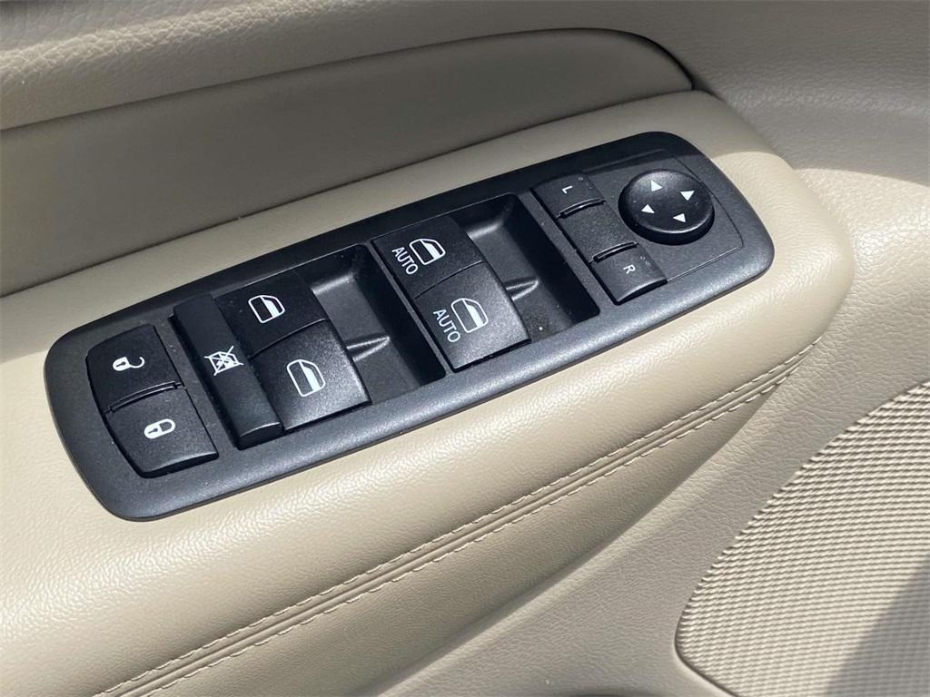 used 2021 Jeep Grand Cherokee car, priced at $25,495