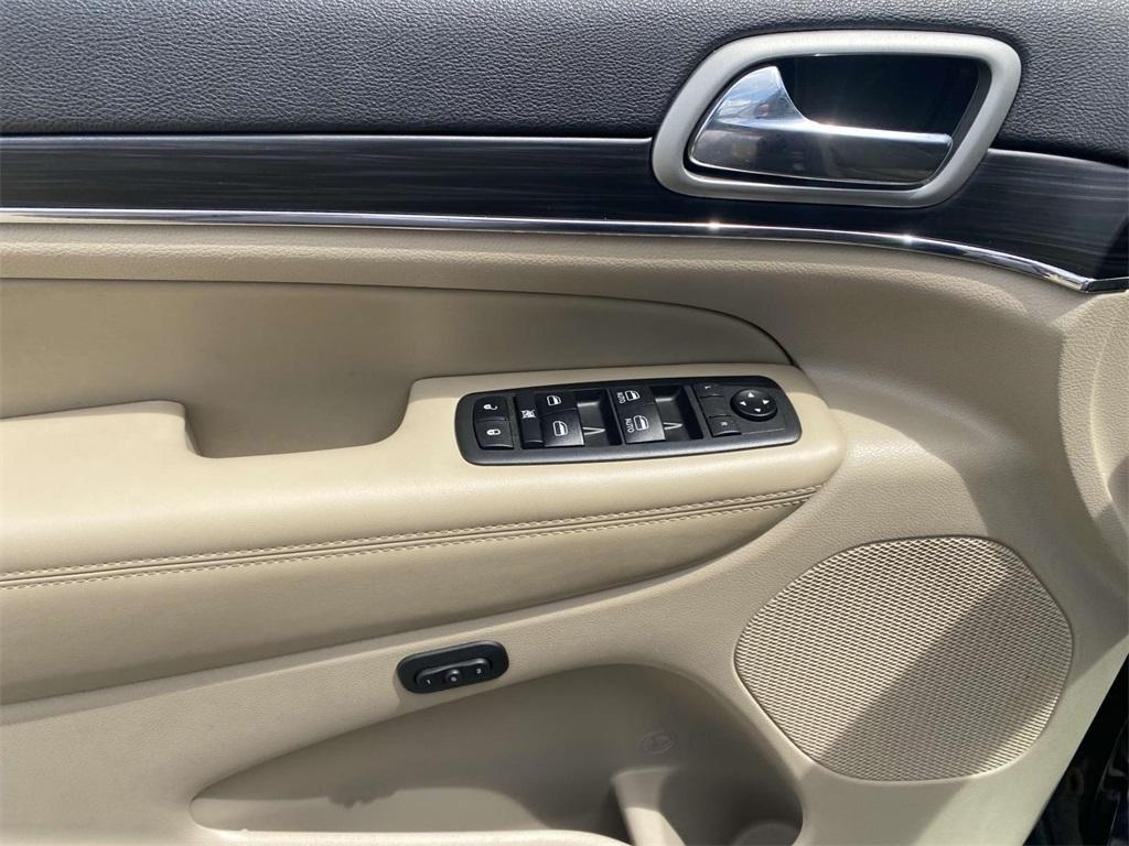 used 2021 Jeep Grand Cherokee car, priced at $25,495