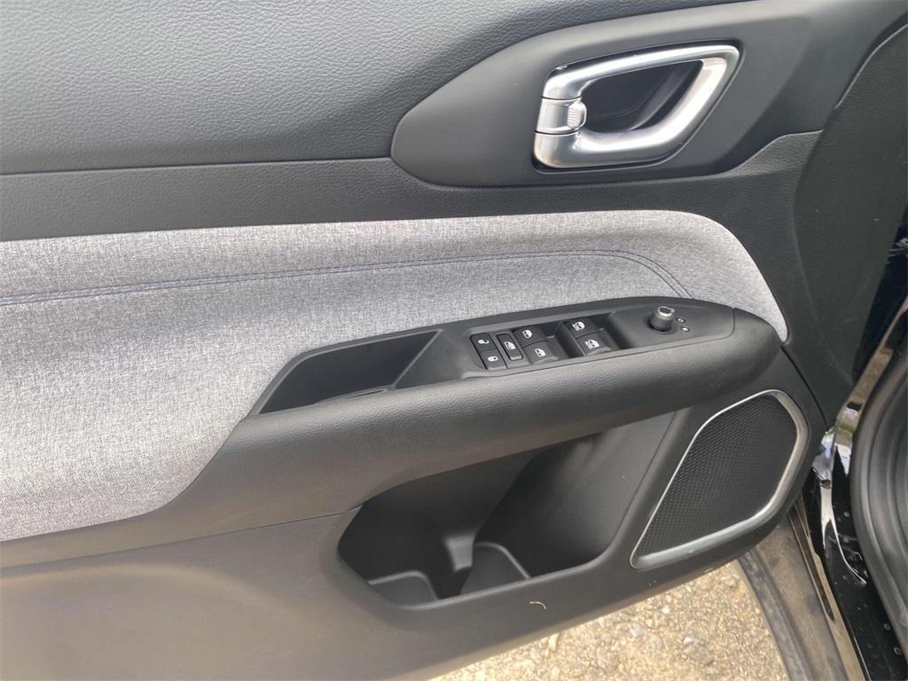 new 2025 Jeep Compass car, priced at $29,260