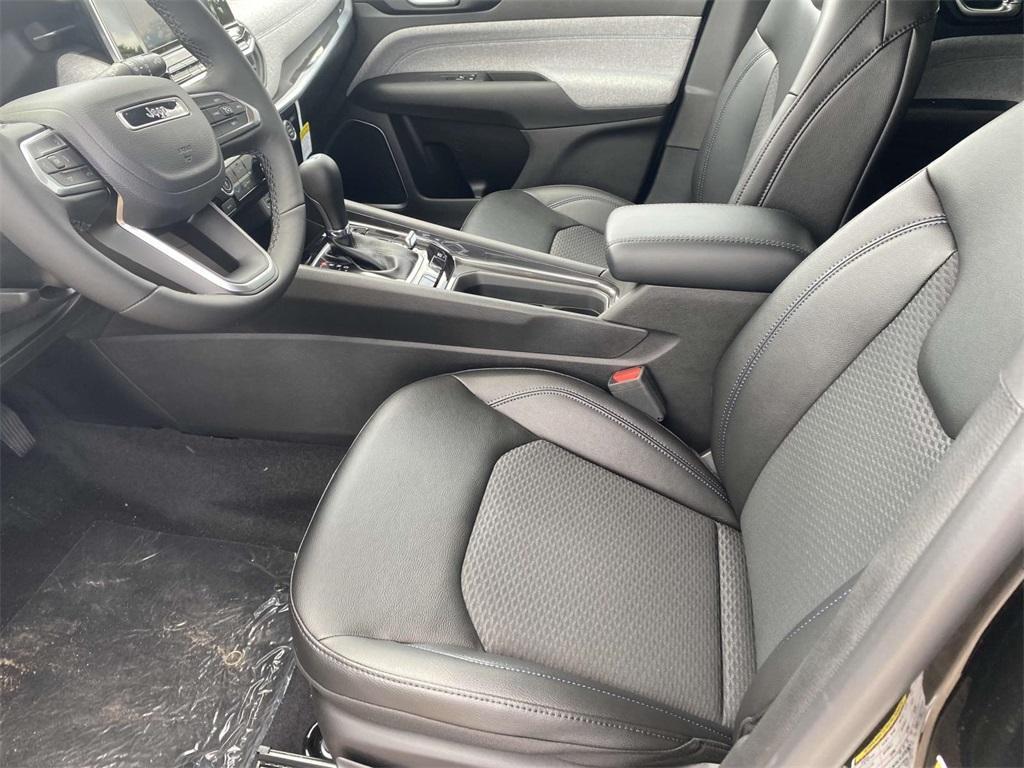 new 2025 Jeep Compass car, priced at $29,260