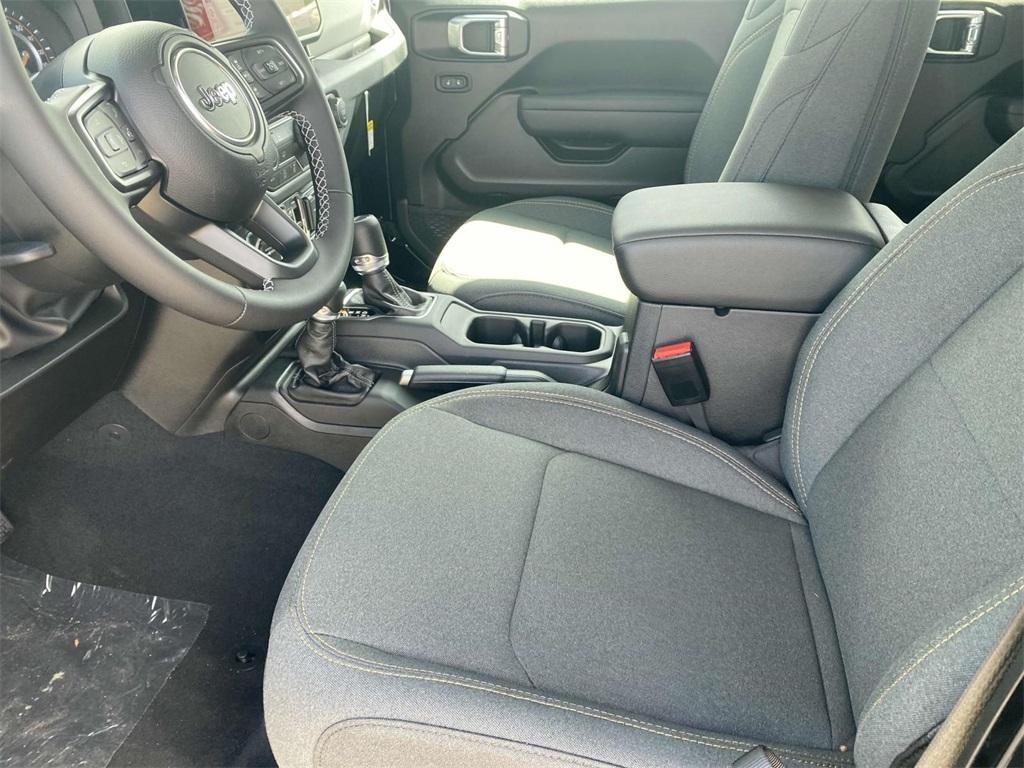 new 2025 Jeep Gladiator car, priced at $45,495