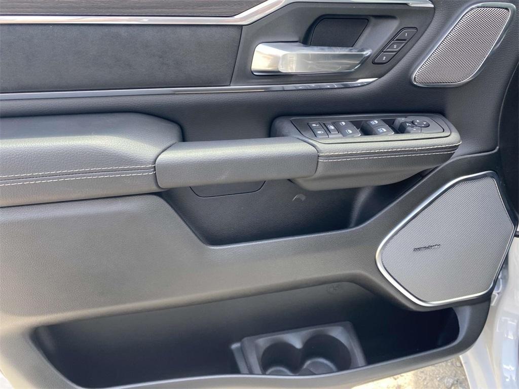 new 2025 Ram 1500 car, priced at $55,555