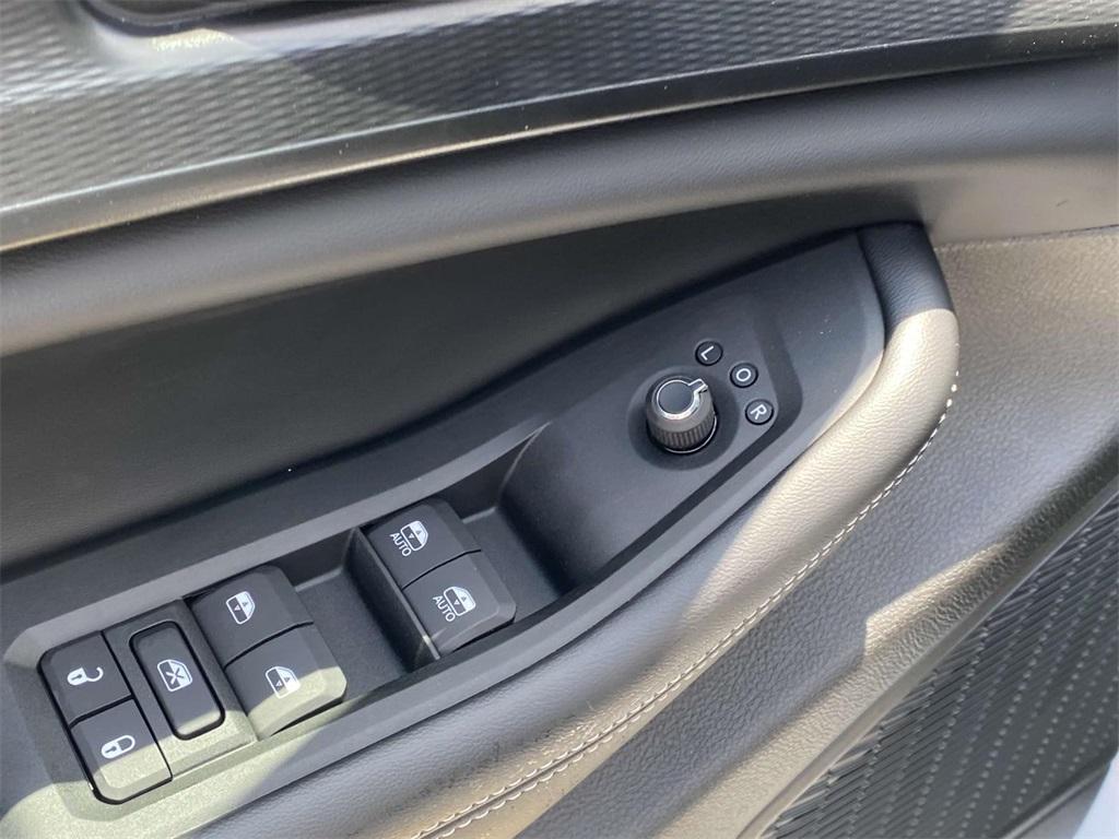new 2025 Jeep Grand Cherokee car, priced at $40,995