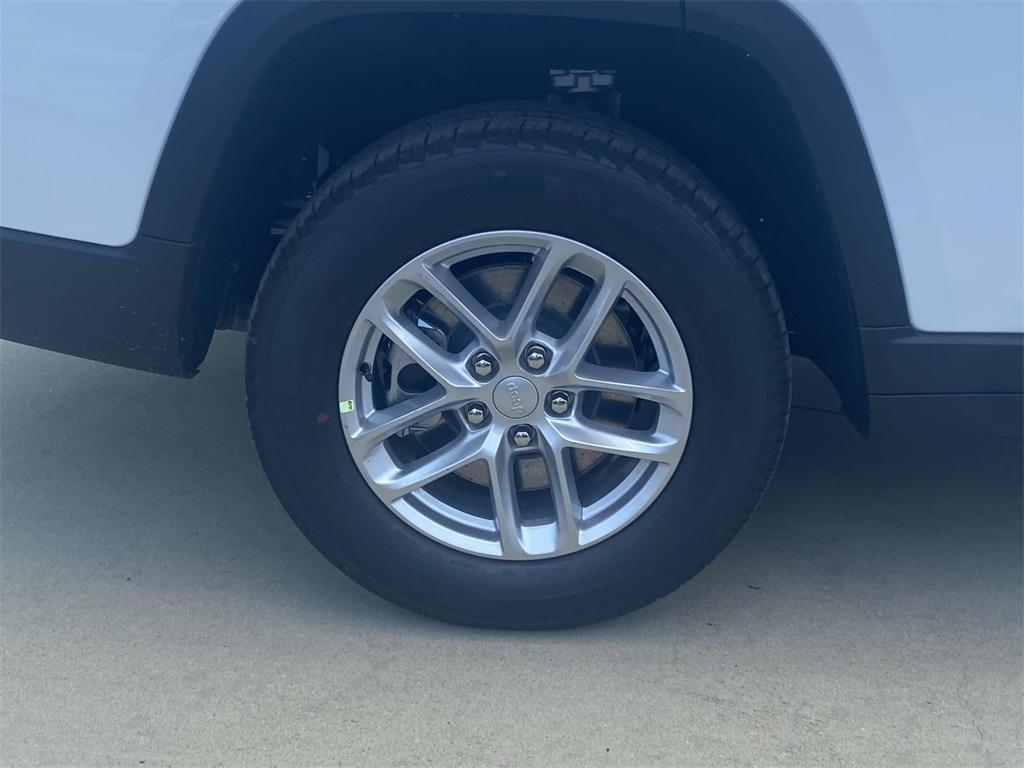 new 2025 Jeep Grand Cherokee L car, priced at $38,495